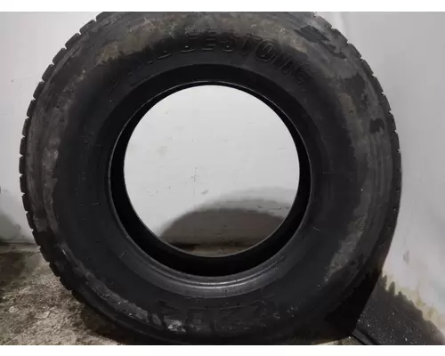 BRIDGESTONE 295/75R22.5 TIRE