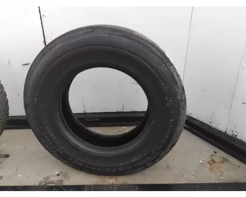 BRIDGESTONE 295/75R22.5 TIRE
