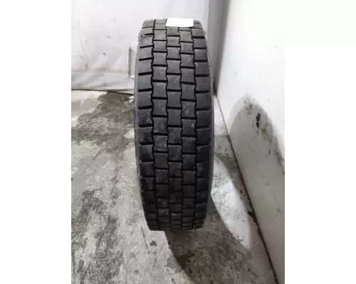 BRIDGESTONE 295/75R22.5 TIRE