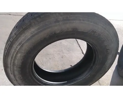 BRIDGESTONE 295/75R22.5 TIRE