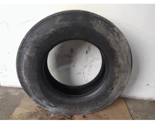 BRIDGESTONE 295/75R22.5 TIRE