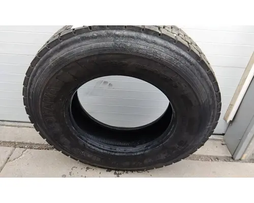 BRIDGESTONE 295/75R22.5 TIRE
