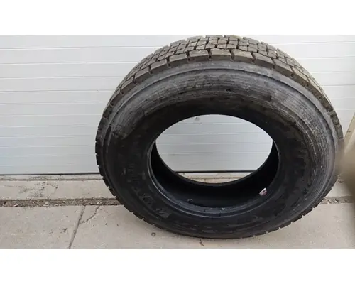 BRIDGESTONE 295/75R22.5 TIRE