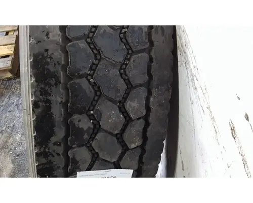 BRIDGESTONE 295/75R22.5 TIRE