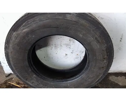 BRIDGESTONE 295/75R22.5 TIRE