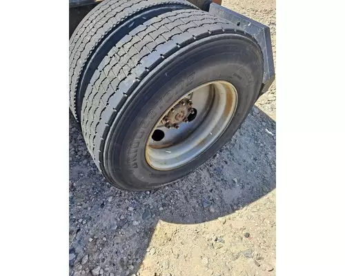 BRIDGESTONE 295/75R22.5 TIRE