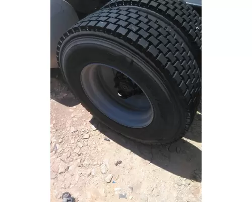 BRIDGESTONE 295/75R22.5 TIRE