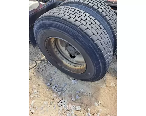 BRIDGESTONE 295/75R22.5 TIRE