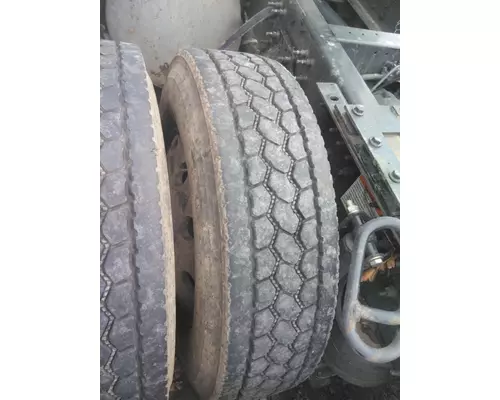 BRIDGESTONE 295/75R22.5 TIRE