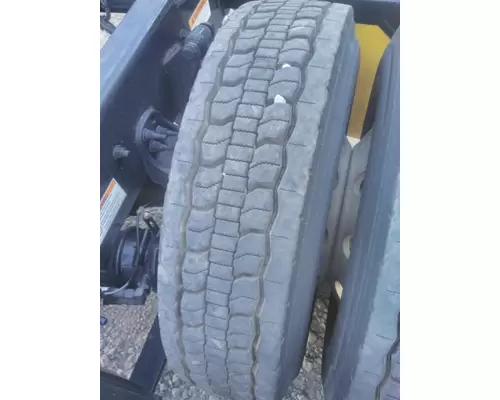 BRIDGESTONE 295/75R22.5 TIRE