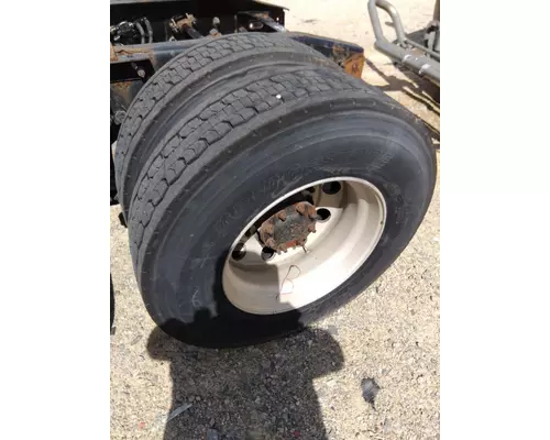 BRIDGESTONE 295/75R22.5 TIRE