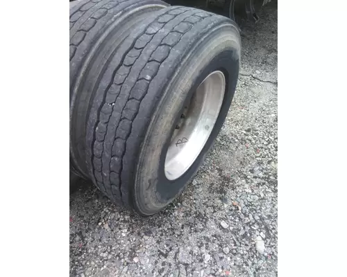 BRIDGESTONE 295/75R22.5 TIRE