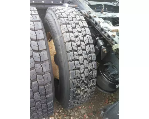 BRIDGESTONE 295/75R22.5 TIRE