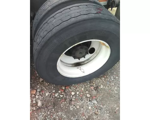 BRIDGESTONE 295/75R22.5 TIRE