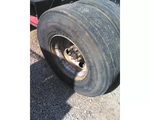 BRIDGESTONE 295/75R22.5 TIRE