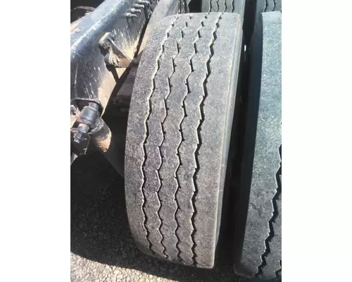 BRIDGESTONE 295/75R22.5 TIRE