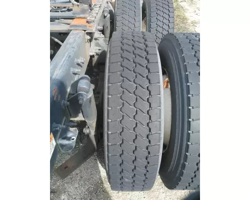 BRIDGESTONE 295/75R22.5 TIRE