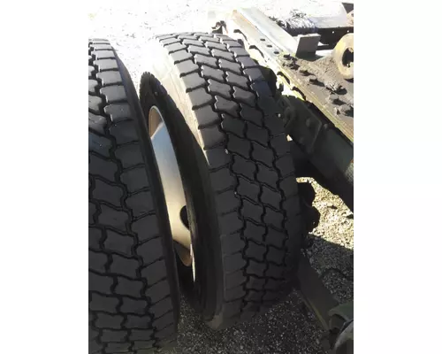 BRIDGESTONE 295/75R22.5 TIRE