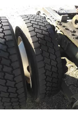 BRIDGESTONE 295/75R22.5 TIRE