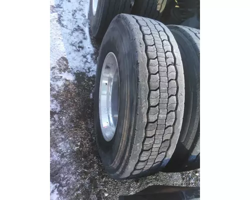 BRIDGESTONE 295/75R22.5 TIRE