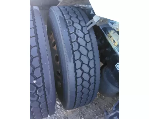 BRIDGESTONE 295/75R22.5 TIRE
