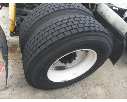 BRIDGESTONE 295/75R22.5 TIRE