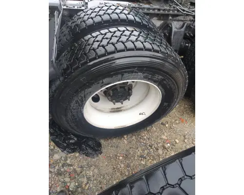 BRIDGESTONE 295/75R22.5 TIRE