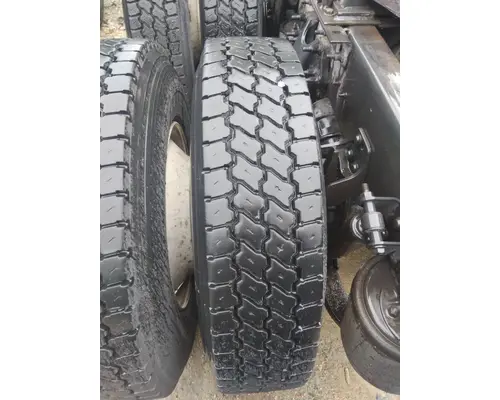 BRIDGESTONE 295/75R22.5 TIRE