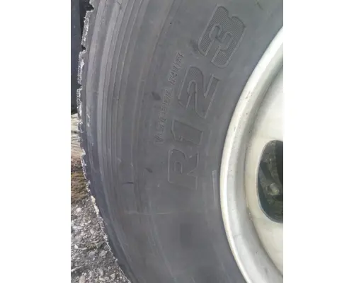 BRIDGESTONE 295/75R22.5 TIRE