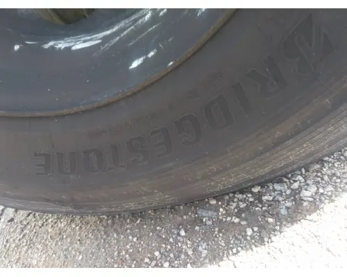 BRIDGESTONE 295/75R22.5 TIRE