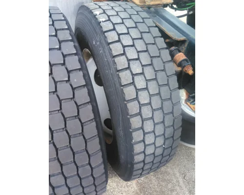 BRIDGESTONE 295/75R22.5 TIRE