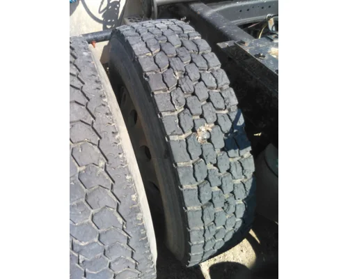 BRIDGESTONE 295/75R22.5 TIRE