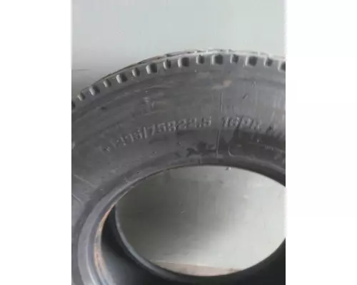 BRIDGESTONE 295/75R22.5 TIRE
