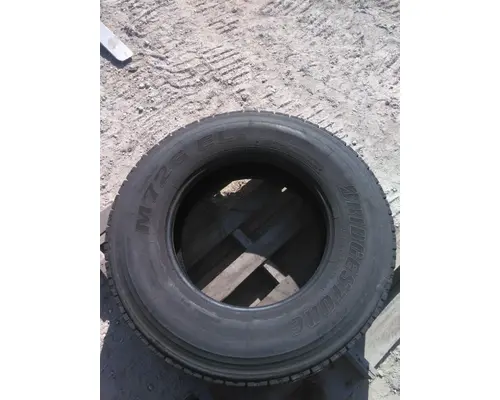 BRIDGESTONE 295/75R22.5 TIRE
