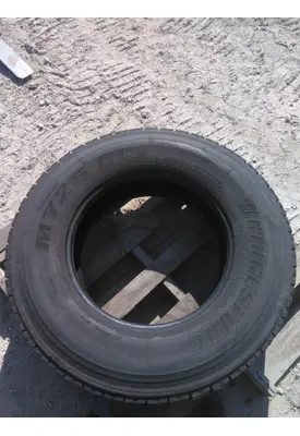 BRIDGESTONE 295/75R22.5 TIRE