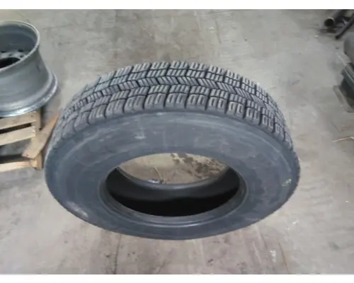 BRIDGESTONE 295/75R22.5 TIRE