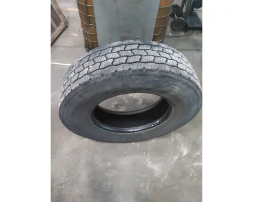 BRIDGESTONE 295/75R22.5 TIRE