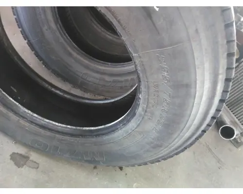 BRIDGESTONE 295/75R22.5 TIRE
