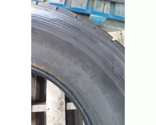 BRIDGESTONE 295/75R22.5 TIRE