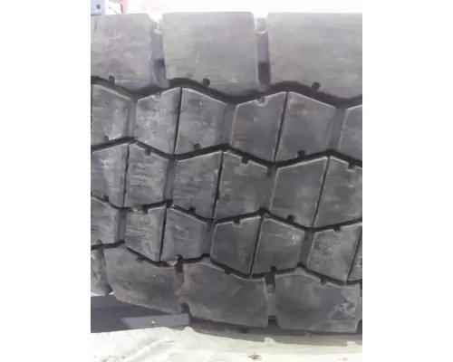 BRIDGESTONE 295/75R22.5 TIRE