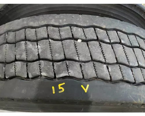 BRIDGESTONE 295/75R22.5 TIRE