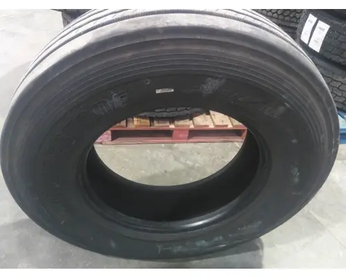 BRIDGESTONE 295/75R22.5 TIRE