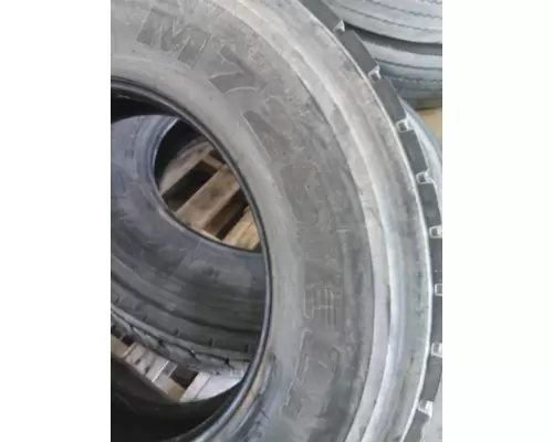 BRIDGESTONE 295/80R22.5 TIRE