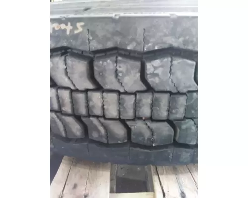 BRIDGESTONE 295/80R22.5 TIRE