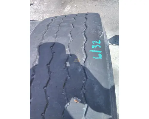 BRIDGESTONE 315/80R22.5 TIRE