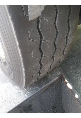 BRIDGESTONE 315/80R22.5 TIRE