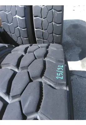 BRIDGESTONE 315/80R22.5 TIRE