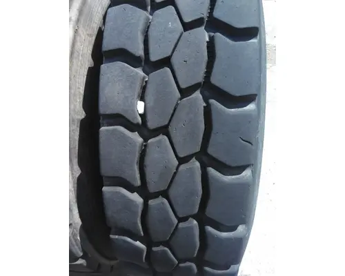 BRIDGESTONE 315/80R22.5 TIRE