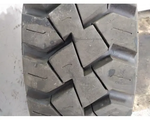 BRIDGESTONE 315/80R22.5 TIRE