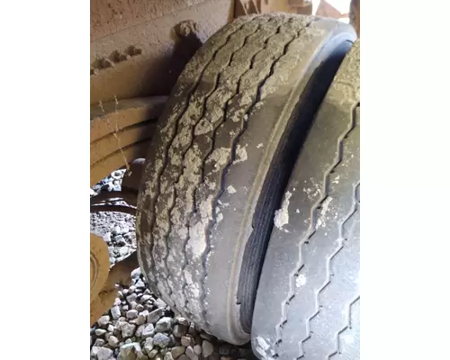 BRIDGESTONE 315/80R22.5 TIRE